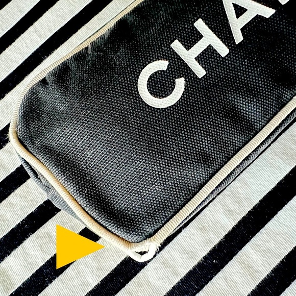Authentic CHANEL canvas beauty pouch vintage rare - Picture 10 of 13